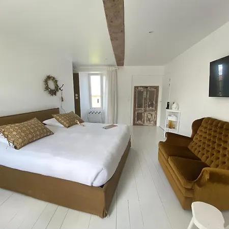 Πανσιόν Maison Galop Marin